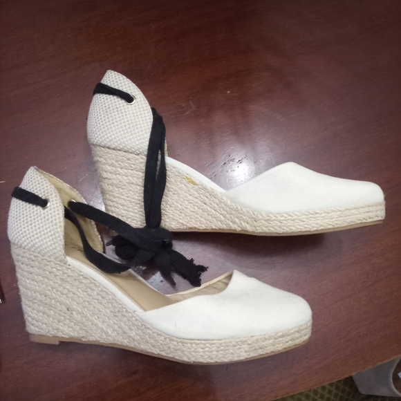 Joe Fresh Cream Espadrille Ankle Strap Shoes - Picture 2 of 4